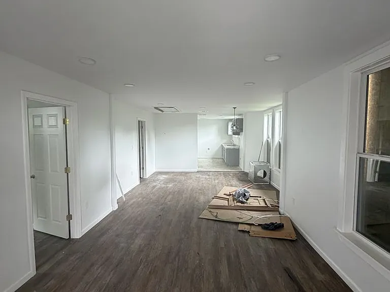 746 Barrett Pl — Photo 2