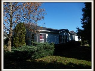 930 E Eagle Lake Rd, Beecher, IL 60401