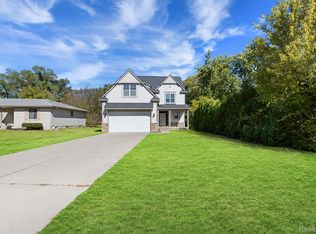 42260 Five Mile Rd, Plymouth, MI 48170