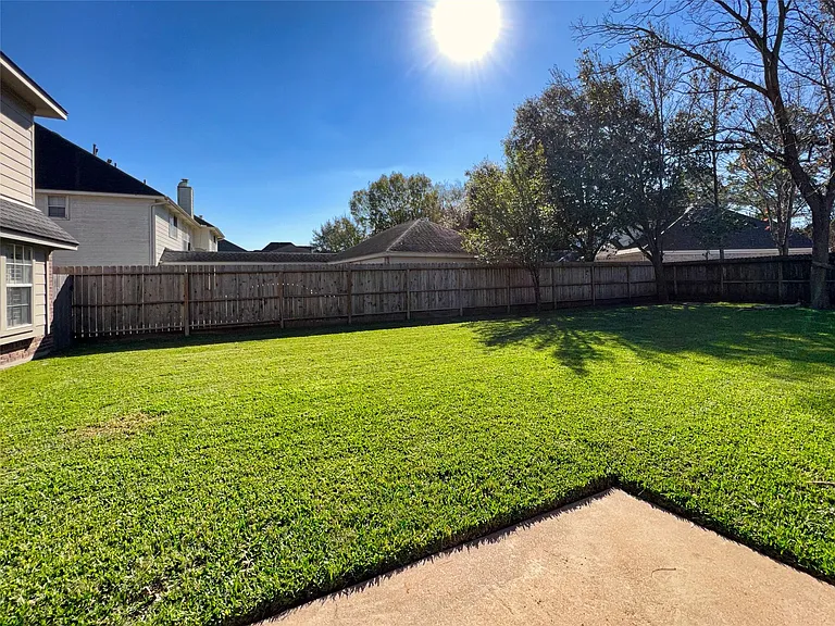 19911 Stonelodge Dr — Photo 26