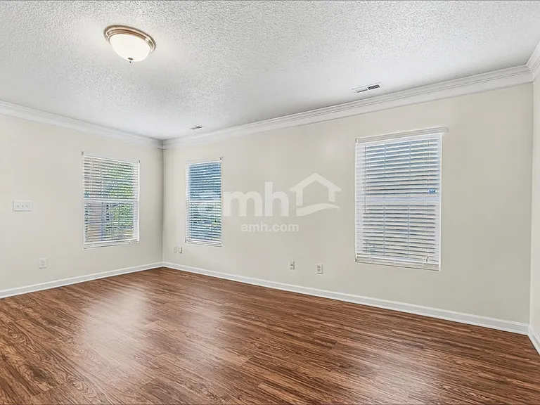 417 Magna Dr — Photo 5