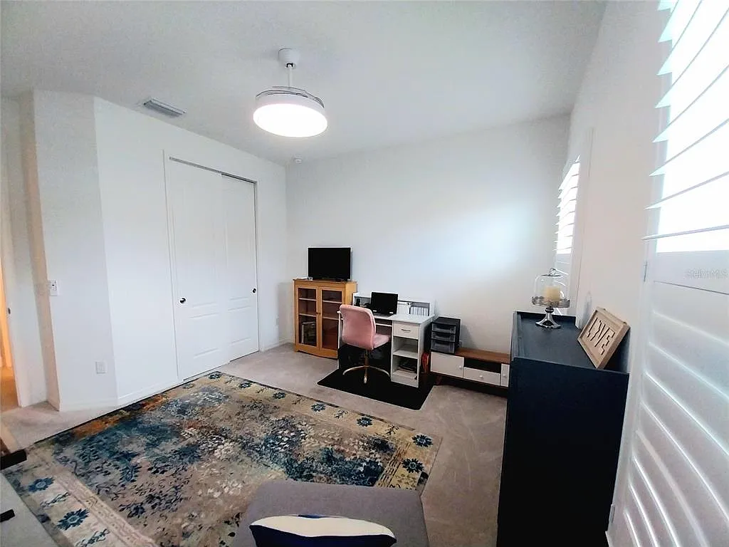 3 bed, 2.0 bath, 1709 sqft, $3,200 — Photo 4