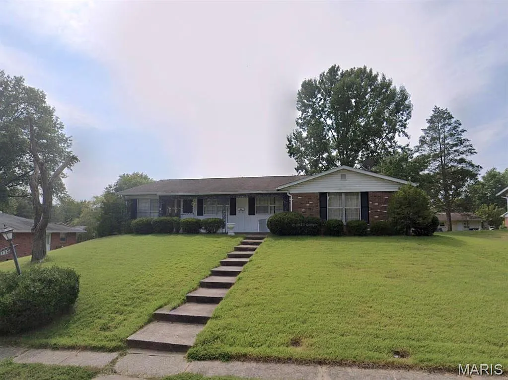 2 bed, 1.0 bath, 940 sqft, $1,180 — Photo 1