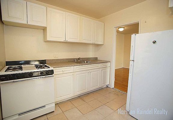 3rd image of 145 E 18th St APT 6C