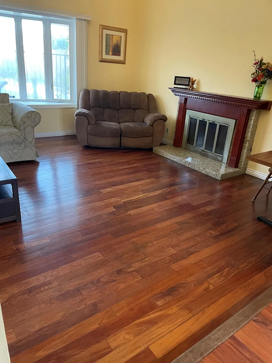 Big living room with fireplace and cathedral ceilings - 1711 E Warrenton Ave
