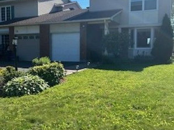 56 Fieldgate Dr, Ottawa, ON K2J 1T9