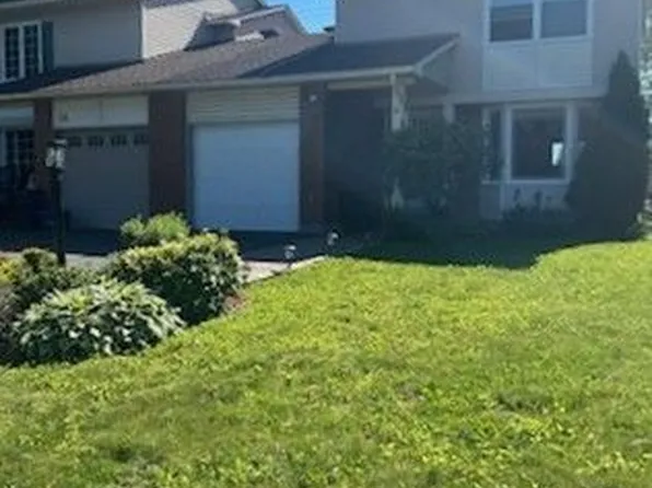 56 Fieldgate Dr, Ottawa, ON K2J 1T9