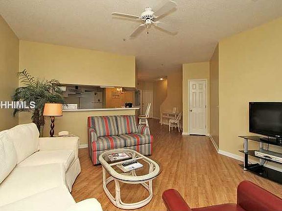 2nd image of 19 Lemoyne Ave APT 40