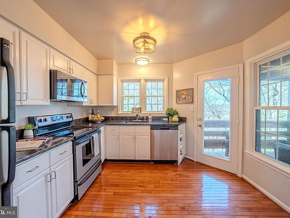4th image of 11168 Beaver Trail Ct
