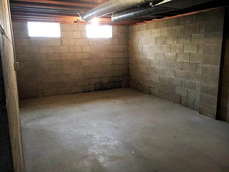 1216 Shanley Dr — Photo 29