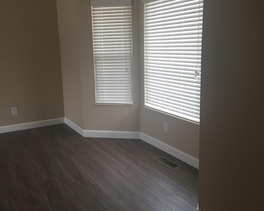 Living room w/bay window.