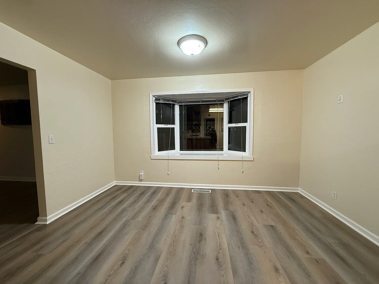 3 bed, 1287 sqft, $4,995 — Photo 3