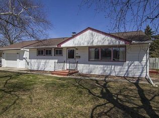 120 Reed Ave, Manitowoc, WI 54220