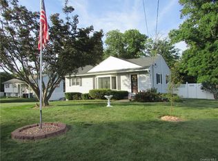 129 Coach Ln, Newburgh, NY 12550