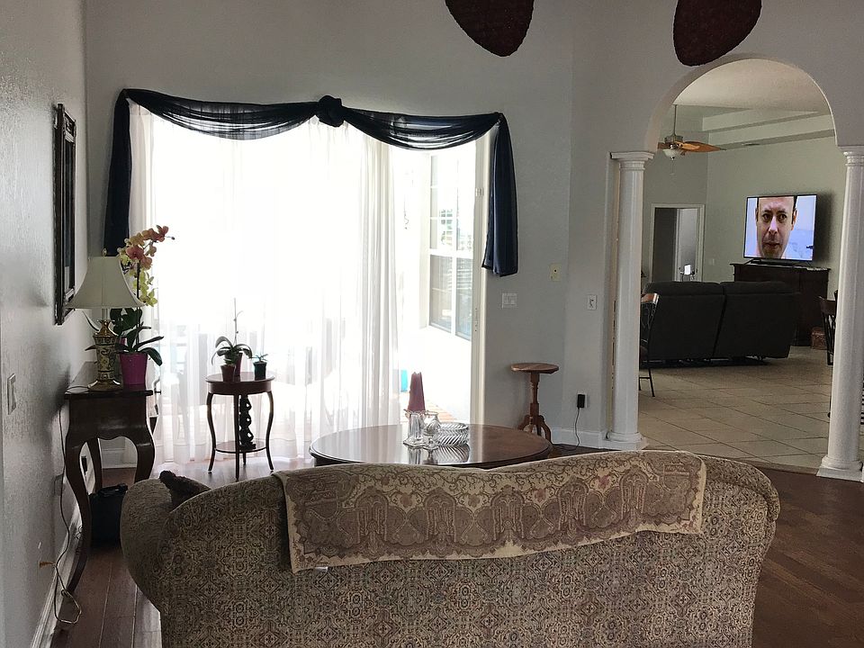 1st image of 701 McKay Dr