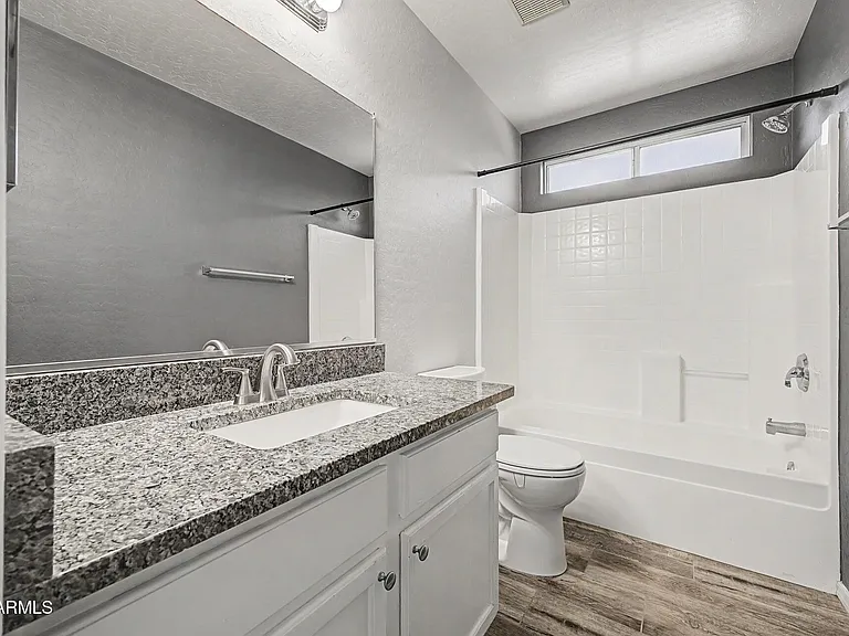 1633 S 225th Ln — Photo 18