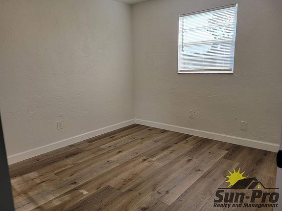 2nd image of 5113 Pineland Ave #B