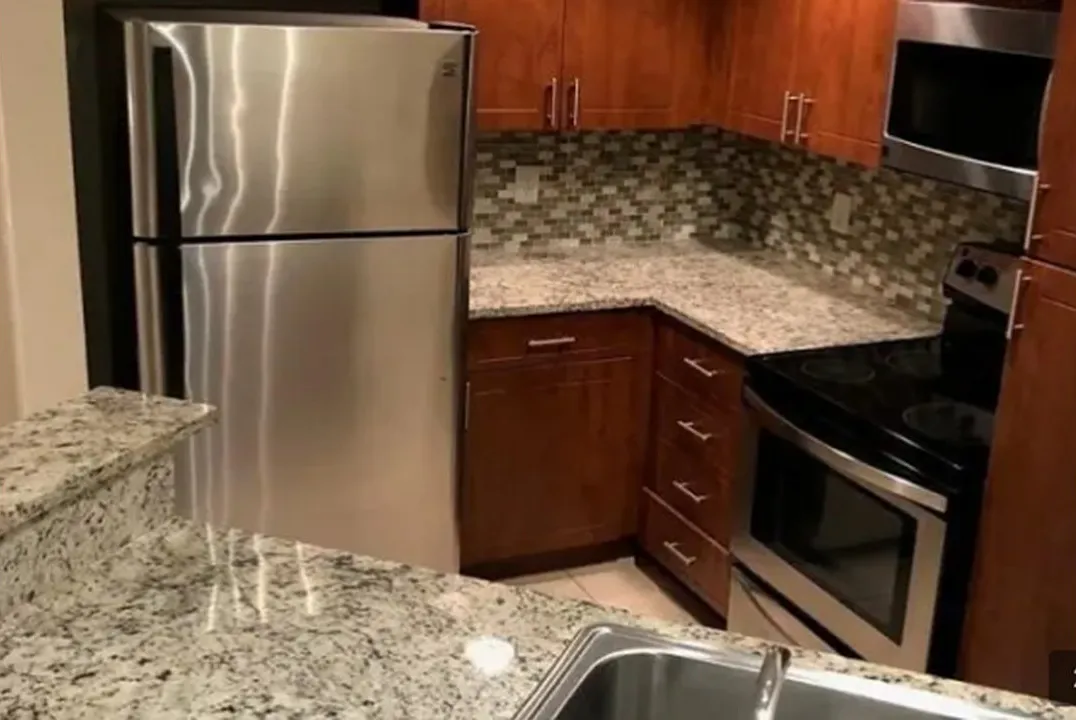 1 bed, 743 sqft, $1,925 — Photo 3