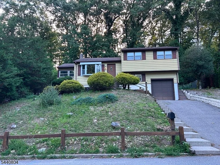 93 Knolls Rd — Photo 1