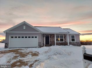 1811 Fountain Rock Dr, Dover, PA 17315