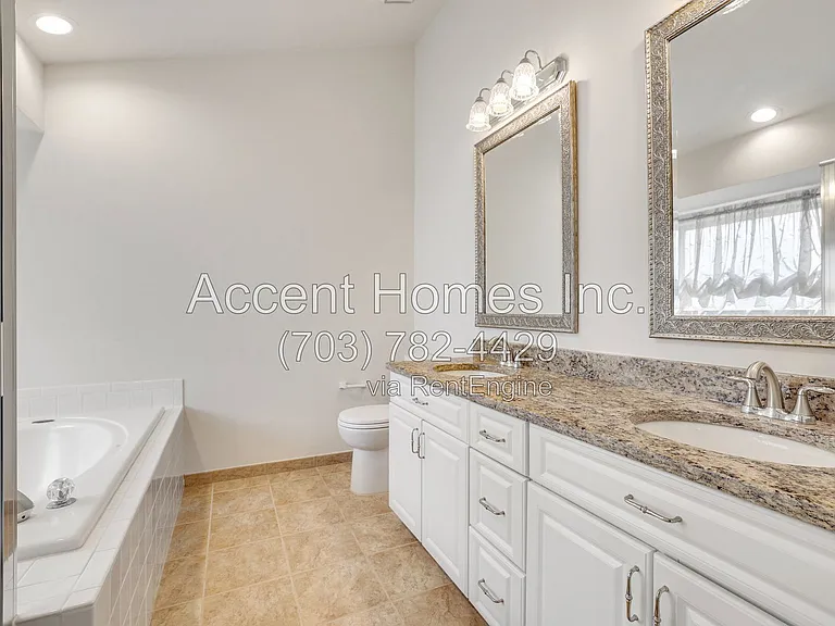 21217 Millwood Sq — Photo 31
