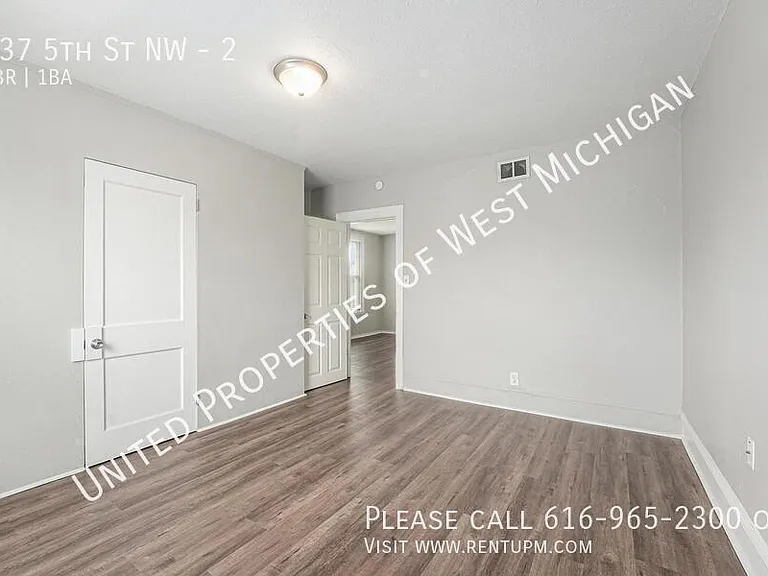 737 5th St NW #2 — Photo 4