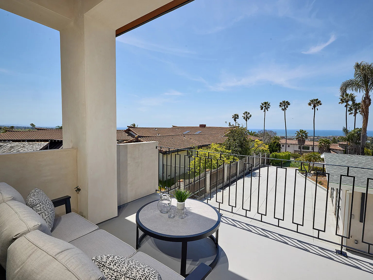 2 bed, 1200 sqft, $5,999 — Photo 2