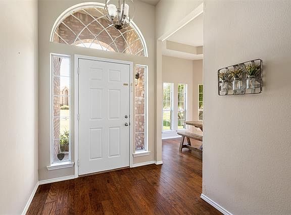 4th image of 3212 Candide Ln