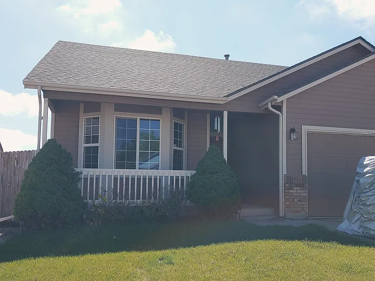 4811 Expedition Dr — Photo 2