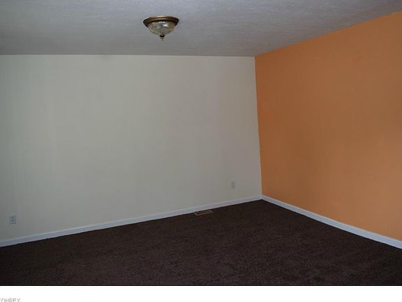 5th image of 414 Church St