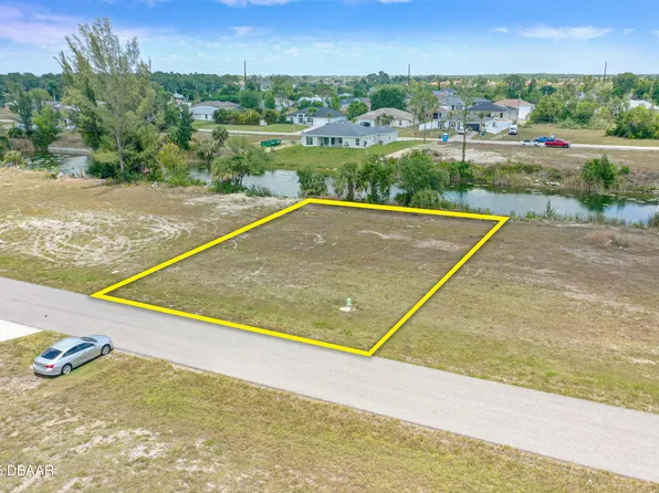 3023 NE 5th Pl, Cape Coral, FL 33909