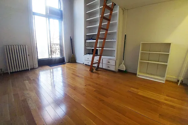 Rented by Guidance Realty Corp. | media 21