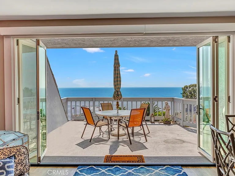 714 Cliff Dr — Photo 2