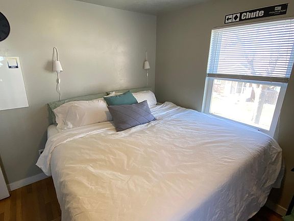 5th image of 63 S Elizabeth St APT 1