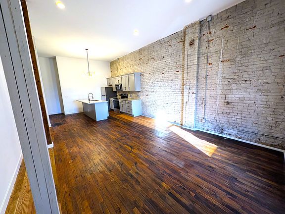 4th image of 114 N Saint Francis Ave #400