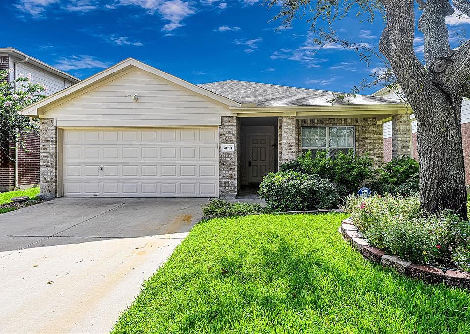 1st image of 4810 Windy Bluff Ct