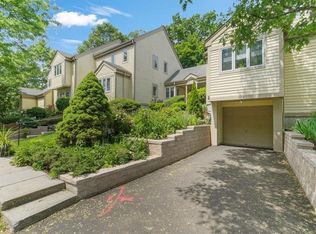 4404 Manor Dr, Peekskill, NY 10566