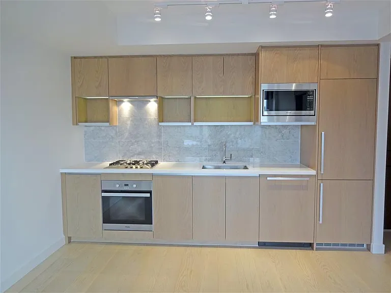 68 Smithe St #2007 — Photo 4