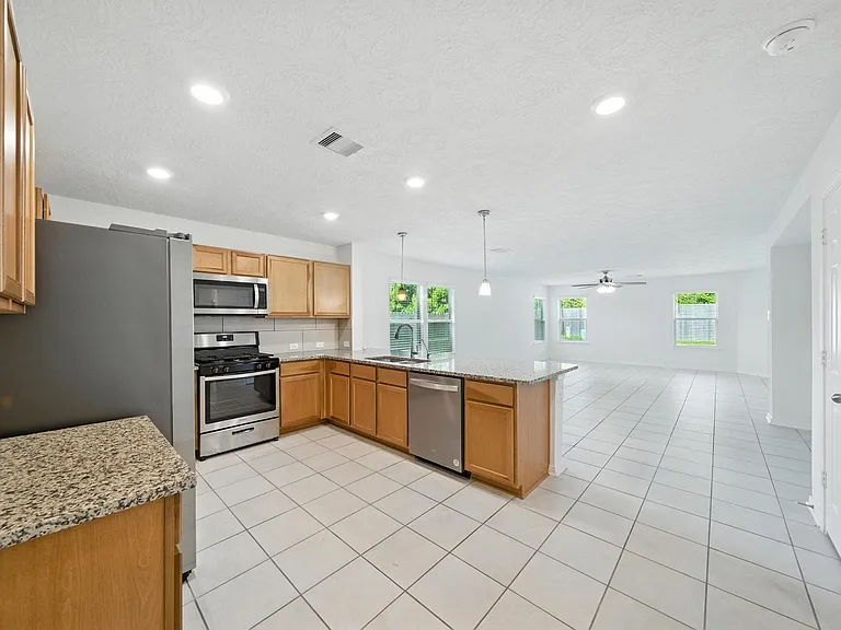 539 Broken Boulder St — Photo 6