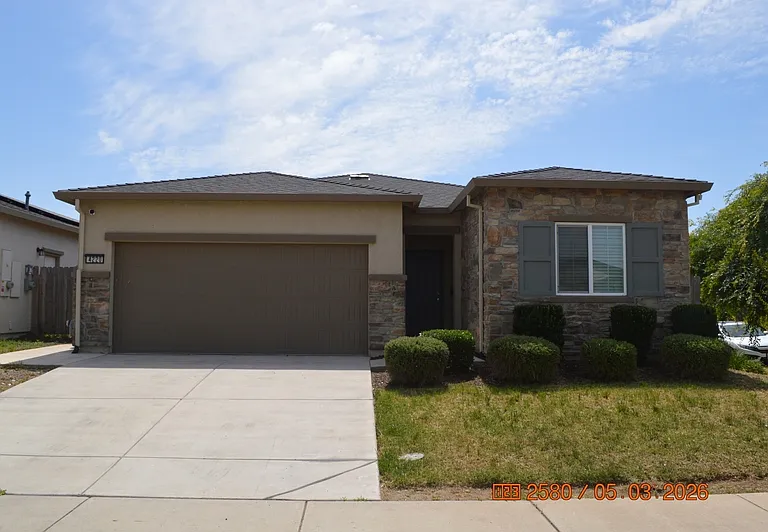 4220 Freemark Ave — Photo 1