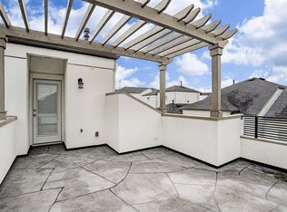 5447 Larkin St, Houston, TX 77007