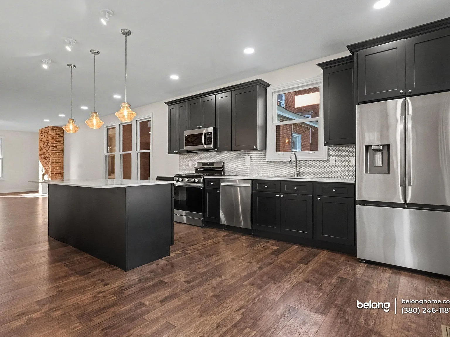 4 bed, 3.5 bath, 2900 sqft, $3,195 — Photo 2
