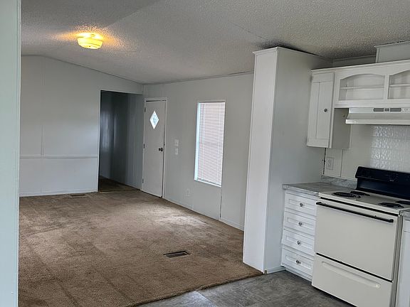 5th image of 123 Vine St