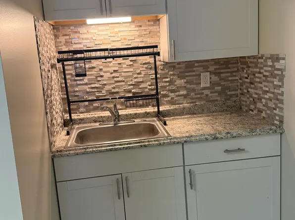 105 S Main St, Unionville, CT