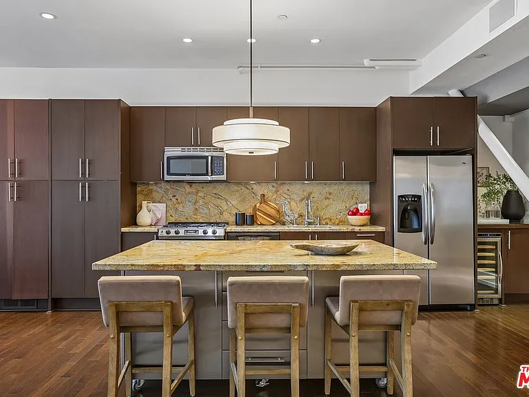 1645 N Vine St #911 — Photo 39