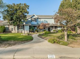 665 Ramblewood Court, Dinuba, CA 93618