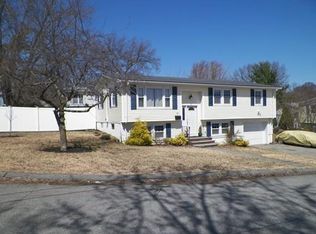 29 Glenwood Dr, Lawrence, MA 01843