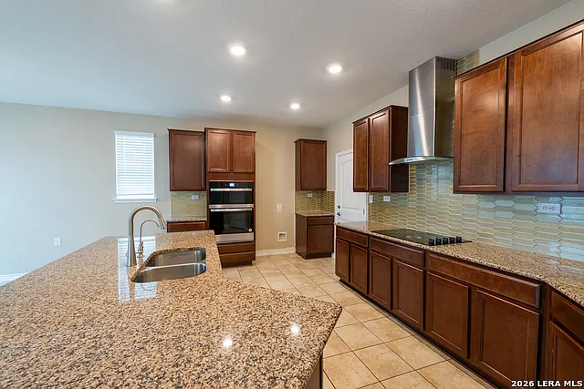 5526 Castle Brook Dr — Photo 9