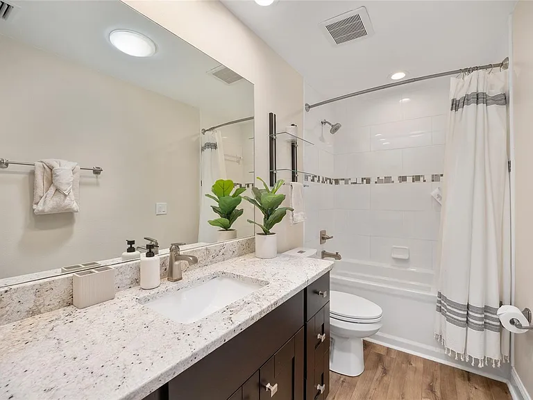 8140 NW 48th Ln — Photo 36