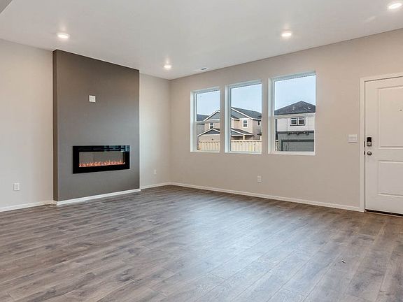 2nd image of 2767 Meadowlark Ave